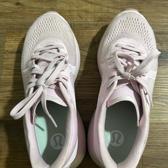 lululemon Women's Pink chargefeel low shoes- size 8 - Picture 12 of 15